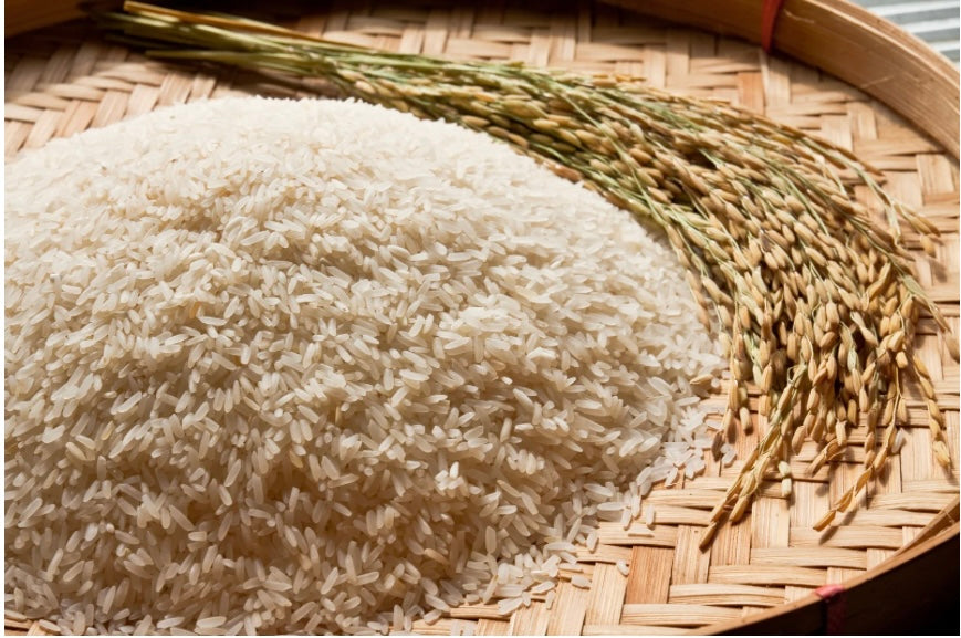🌾 Les bienfaits du riz pour les cheveux : un secret ancestral qui transforme la chevelure
